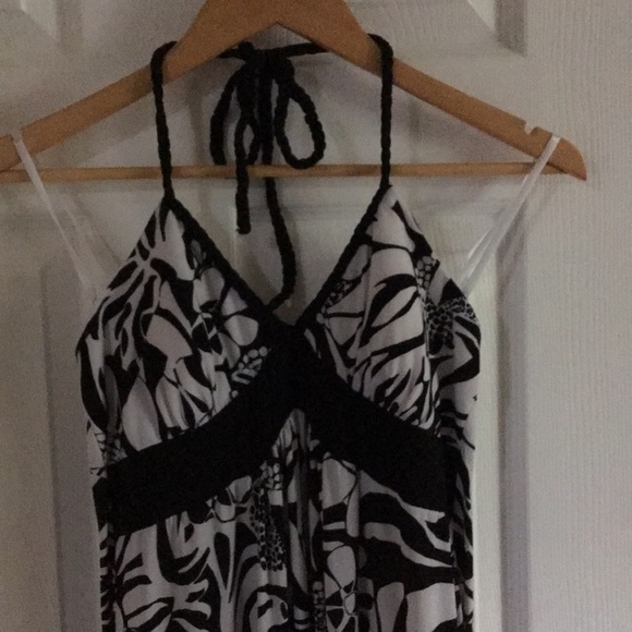 Long halter dress - Picture 2 of 3